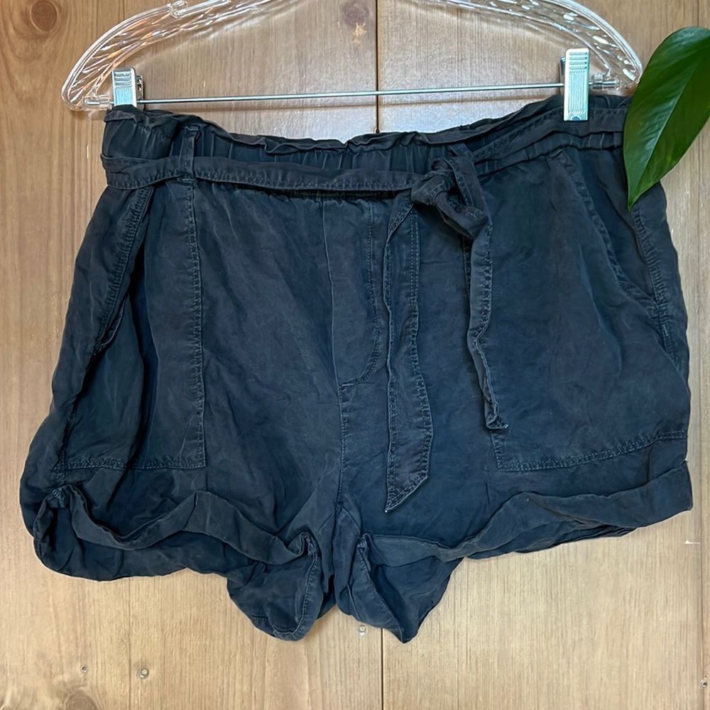Aerie belted tie-waist shorts Size M, 3” inseam